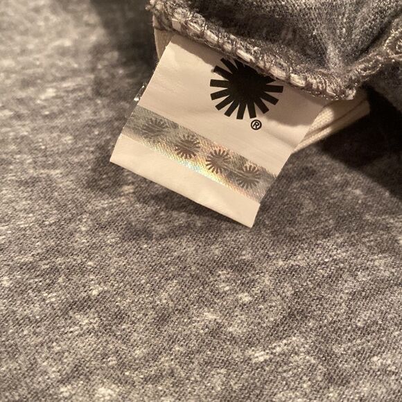 UGG Long Sleeve T-Shirt - Picture 10 of 11
